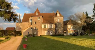 Manoir de "La Grand'Cour" et sa ferme pédagogique Manoir de "La Grand'Cour" et sa ferme pédagogique