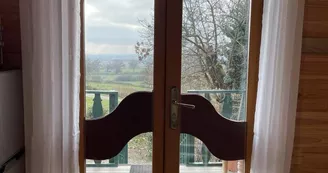 Gîte la Roulotte de la Carrière à Toulon sur Allier en Auvergne