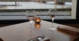 Restaurant-vue-Loire-hôtel-Auberge-de-la-Loire-Anjou-Loire-à-Vélo Restaurant-vue-Loire-hôtel-Auberge-de-la-Loire-Anjou-Loire-à-Vélo