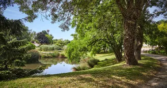 Parc-Les-jardins-de-l'Anjou-hôtel-restaurant-séminaire-La-Pommeraye-Mauges-Loire Parc-Les-jardins-de-l'Anjou-hôtel-restaurant-séminaire-La-Pommeraye-Mauges-Loire