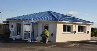 extérieur-brit-azur-hotel-saint-andré-de-la-marche-angers-nantes-anjou-osezmauge