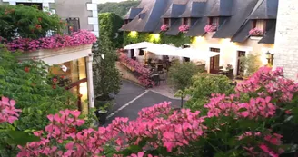 Hotel La Croix Blanche Fontevraud - La terrasse fleurie_10 Hotel La Croix Blanche Fontevraud - La terrasse fleurie_10
