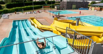La piscine municipale gratuite - Camping le Pont des Fées de Baugé-en-Anjou