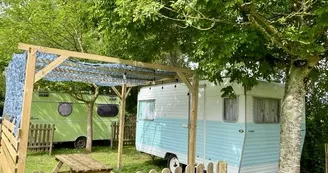 caravane insolite camping moredena caravane insolite camping moredena