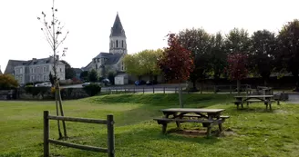 Aire pique-nique bas Place église