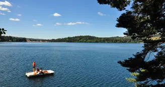 Le Lac d'Issarlès Le Lac d'Issarlès