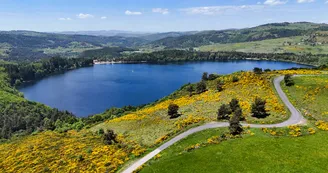 Le Lac d'Issarlès Le Lac d'Issarlès