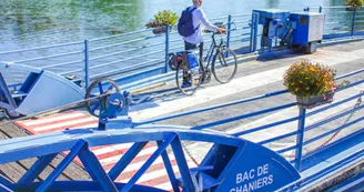 Bac de Chaniers pour la traversée de la Charente