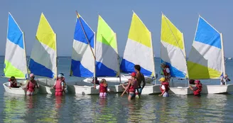 Découverte de la voile, optimist, catamaran, planche à voile par le champion du monde Antoine ALBEAU