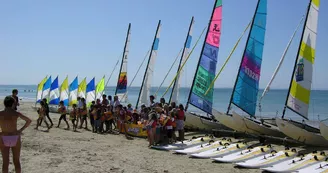 Découverte de la voile, optimist, catamaran, planche à voile par le champion du monde Antoine ALBEAU