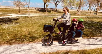 Une famille en osmose avec la nature - Le vélo van