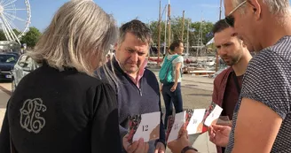 Escape Game à trottinettes électriques : Le Secret du Cardinal Rouge - Mobilboard La Rochelle