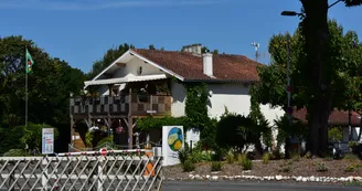 Camping insolite au Domaine de Bernezac