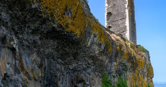 Tour et ruines du château de La Roche