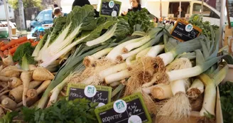 Marché hebdomadaire de St Paul Le Jeune Marché hebdomadaire de St Paul Le Jeune
