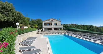 Le Cyprès, Gite 4 pers - Village de gîtes la Fontinelle Le Cyprès, Gite 4 pers - Village de gîtes la Fontinelle
