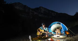 Nuit en tente cosy 6 places au bivouac de Gaud