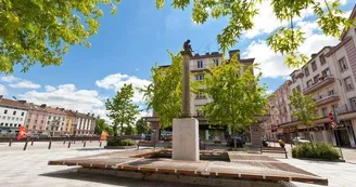La place Pinau