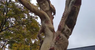 Le pin sculpté