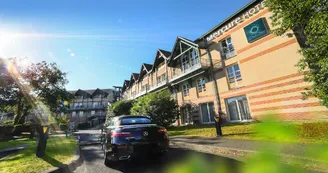 Entrée de l'hôtel - Michel Perreau (15)