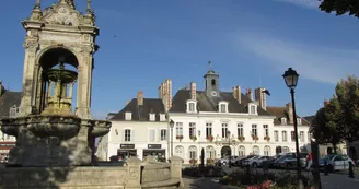 Place du 18 octobre Châteaudun