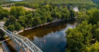 Pont de Pinsac et château de la Treyne Pont de Pinsac et château de la Treyne