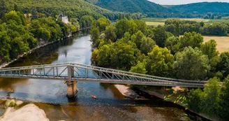 Pont de Pinsac et château de la Treyne Pont de Pinsac et château de la Treyne