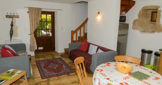 Le Petit Manoir de Malbernat : Poppy Le Petit Manoir de Malbernat : Poppy