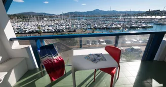 Sokoburu_balcon_2pièces4_port_piscine