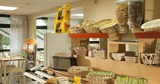 Le buffet du petit-déjeuner Le buffet du petit-déjeuner