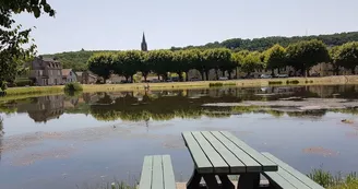 Lalinde - Table de pique-nique bord de l'eau bassin canal
