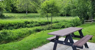 aire-de-pique-nique-vallereuil