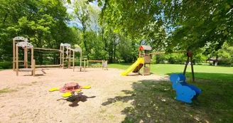 Busserolles - Jeux enfants Busserolles - Jeux enfants