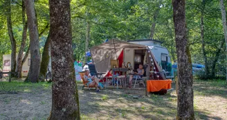 Camping le Rocher de la Cave