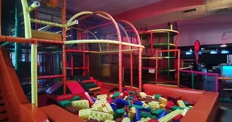 aire_de_jeux-bowling-destination-agen-tourisme aire_de_jeux-bowling-destination-agen-tourisme