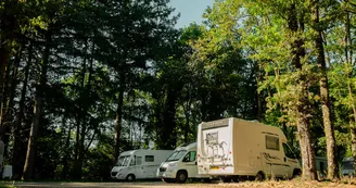 CampingCarPark - Lac de Saint-Pardoux CampingCarPark - Lac de Saint-Pardoux