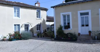 FACADE MAISON ET CHAMBRES-2022
