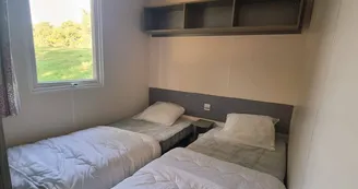 Chambre 2 avec lits simples - Mobil-home 4 personnes - 4_3 Chambre 2 avec lits simples - Mobil-home 4 personnes - 4_3