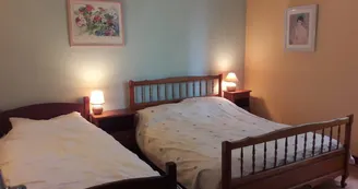 une chambre pour 3 personnes une chambre pour 3 personnes