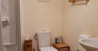 gite-batcock-douzillac-salle d'eau gite-batcock-douzillac-salle d'eau