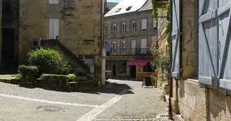 Rue du Bugue 2 - Redimensionnée Sirtaqui