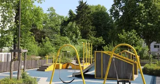 Aire de jeux Jules Verne 02 - Saragosse - Pau Pyrénées Tourisme Aire de jeux Jules Verne 02 - Saragosse - Pau Pyrénées Tourisme