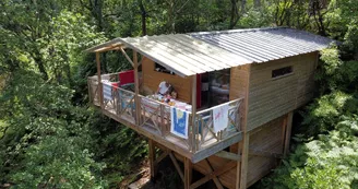 Cabanes perchées dans les arbres Cabanes perchées dans les arbres