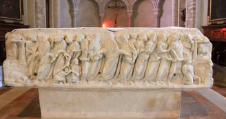Eglise-st-vinvent-lucq-de-bearn-sarcophage Eglise-st-vinvent-lucq-de-bearn-sarcophage