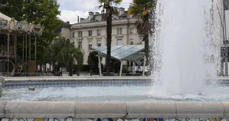 Place Clemenceau - Pau - le bassin Place Clemenceau - Pau - le bassin
