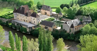 Château de Losse_ vue aerienne Château de Losse_ vue aerienne