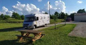 aire de camping-car Champignol-lez-Mondeville.jpg