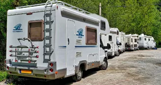 motorhomes-1206520_1920.jpg