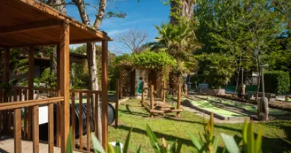 pont de singe mini golf - photo tendance
