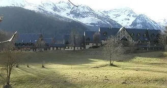 centre-de-vacances-la-moraine-garin-vue-exterieure-chalet-pyrenees31 centre-de-vacances-la-moraine-garin-vue-exterieure-chalet-pyrenees31